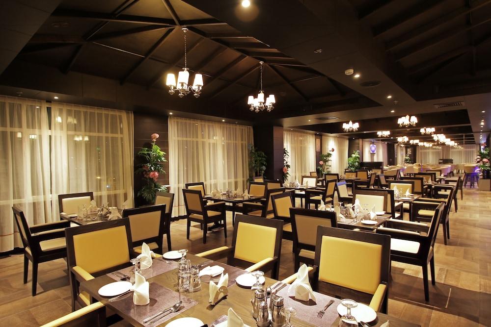 Park Regis Lotus Hotel Manama Exterior photo